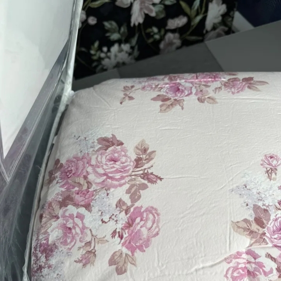 New Simply Shabby Chic Rachel Ashwell King Comforter Set - Picture 9 of 12